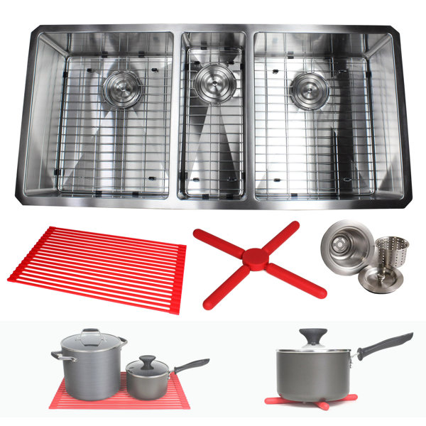 Emodern Decor Cozyblock 20'' W Triple Bowl Stainless Steel Undermount